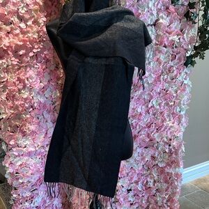 Via Condotti Dark Charcoal & Black Wool Scarf